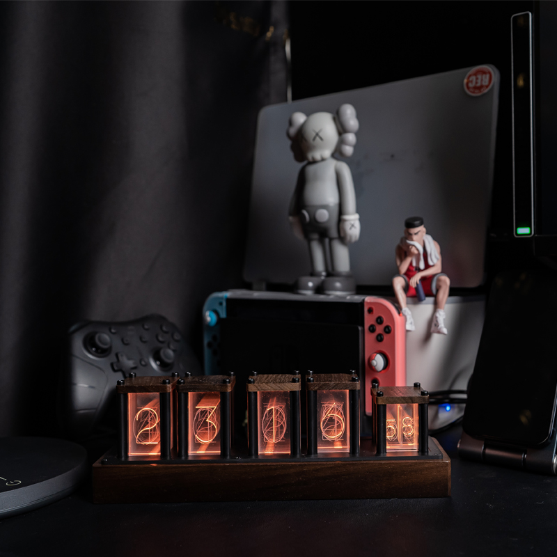 Orologio a tubo Nixie simulato - Desk Setup Simulator recensione e prezzo